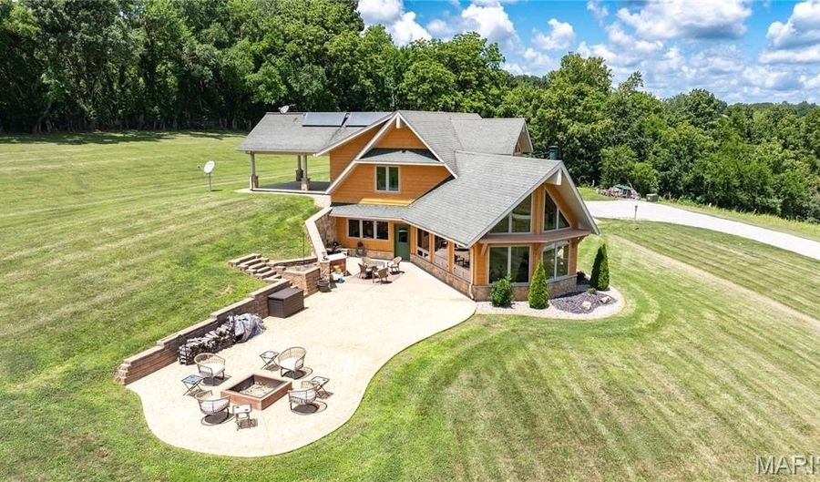 2445 Seiler Rd, Alton, IL 62002 - 3 Beds, 5 Bath