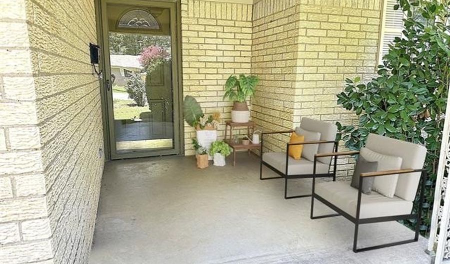 814 Pershing E, Ardmore, OK 73401 - 4 Beds, 2 Bath