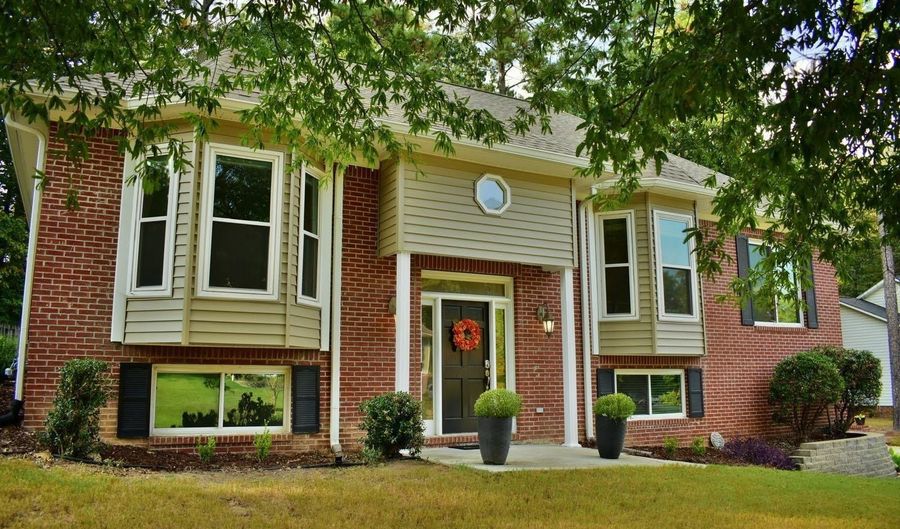 111 GRANDE VIEW Cir, Alabaster, AL 35114 - 3 Beds, 3 Bath