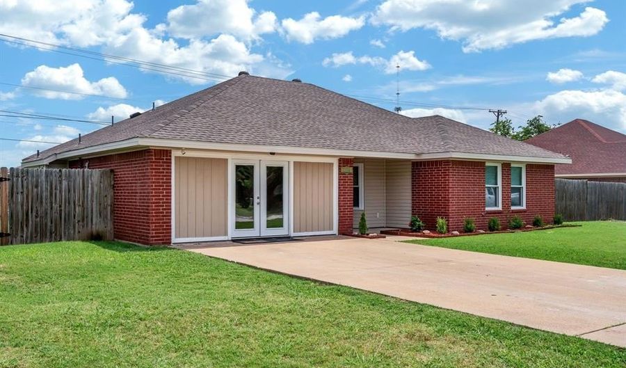 1204 Charles Dr, Alvarado, TX 76009 - 4 Beds, 2 Bath