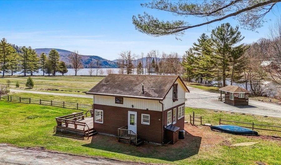 95 Bellwater Ave, Barton, VT 05822 - 4 Beds, 1 Bath