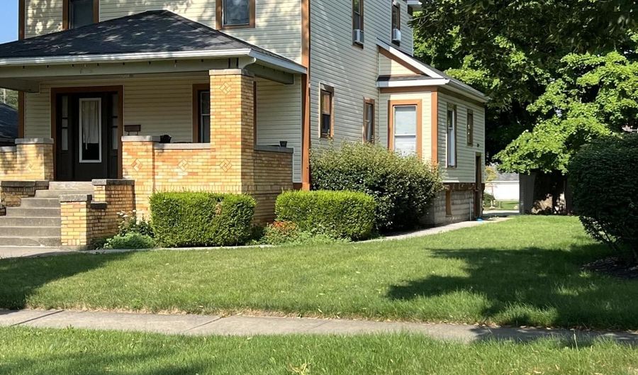 406 N Main St, Ada, OH 45810 - 4 Beds, 2 Bath