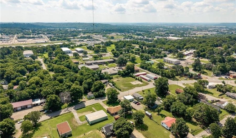708 Main St, Arkoma, OK 74901 - 4 Beds, 2 Bath