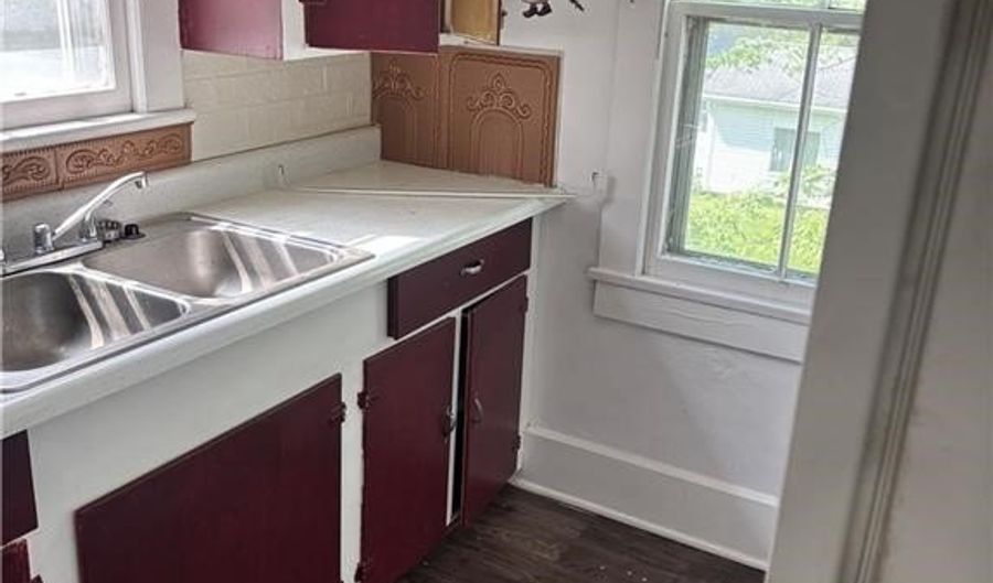 11371 Walnut Ave NE, Alliance, OH 44601 - 4 Beds, 2 Bath
