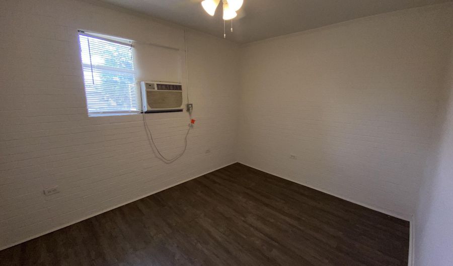 1136 Aster St, Baton Rouge, LA 70802 - 2 Beds, 1 Bath