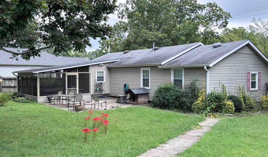 1502 S Houston St, Athens, AL 35611 - 3 Beds, 2 Bath