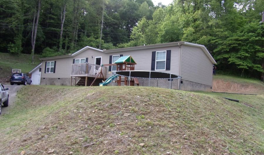 174 N Yard Loop Loop, Baxter, KY 40806 - 5 Beds, 3 Bath