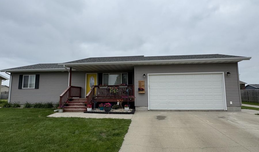 1009 SW 16th Ave, Aberdeen, SD 57401 - 5 Beds, 2 Bath