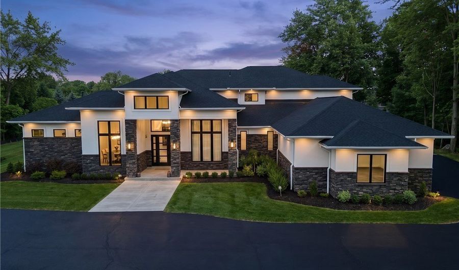 11 Sanctuary Ct, Amherst, NY 14221 - 6 Beds, 8 Bath