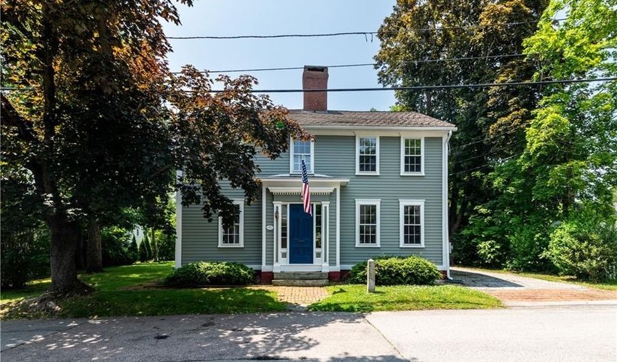 34 Pleasant St, North Kingstown, RI 02852 - 3 Beds, 2 Bath