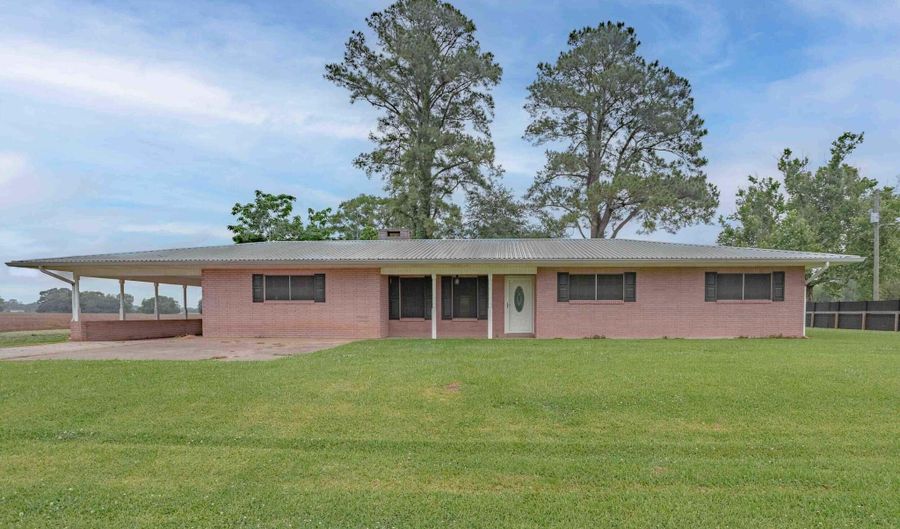 1706 Fuselier Rd, Arnaudville, LA 70512 - 3 Beds, 2 Bath