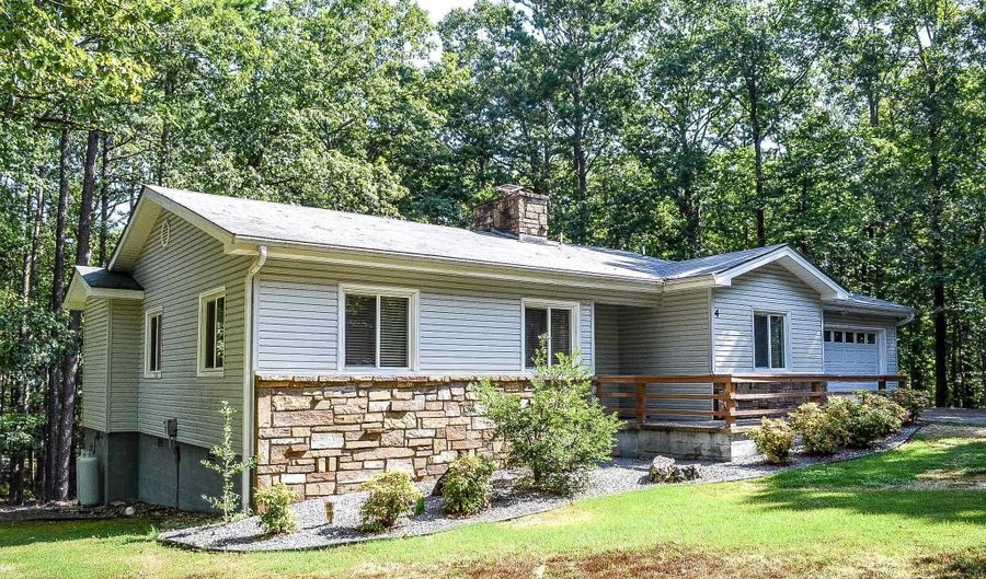 4 Monovar Ln, Hot Springs Village, AR 71909 - 2 Beds, 2 Bath