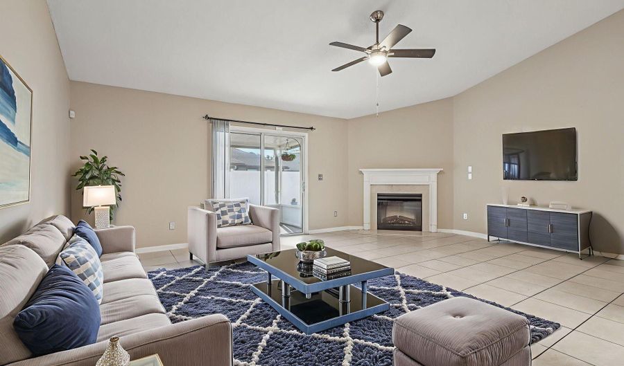 6511 CRIMSON LEAF Ln, Jacksonville, FL 32244 - 3 Beds, 2 Bath