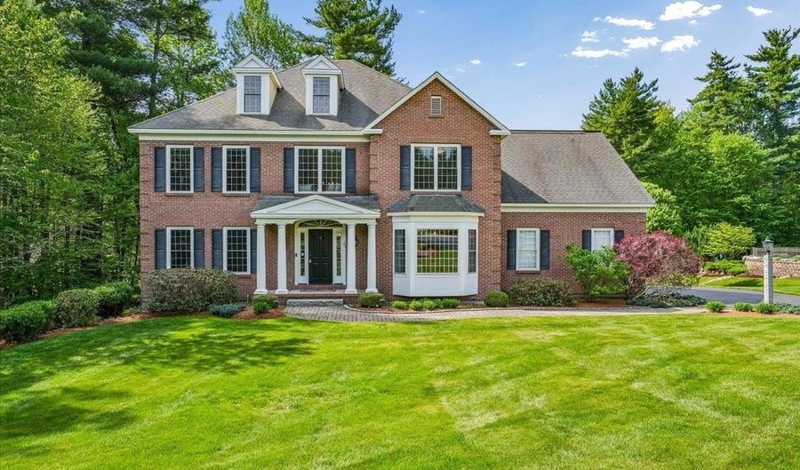 22 Elizabeth Way, Bedford, NH 03110 - 4 Beds, 5 Bath