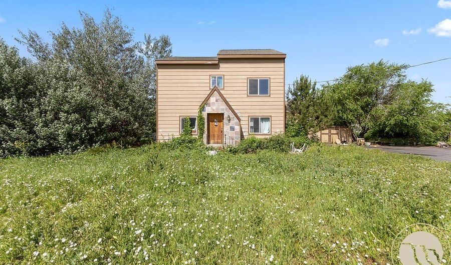 102 Riverside Rd, Billings, MT 59101 - 4 Beds, 2 Bath