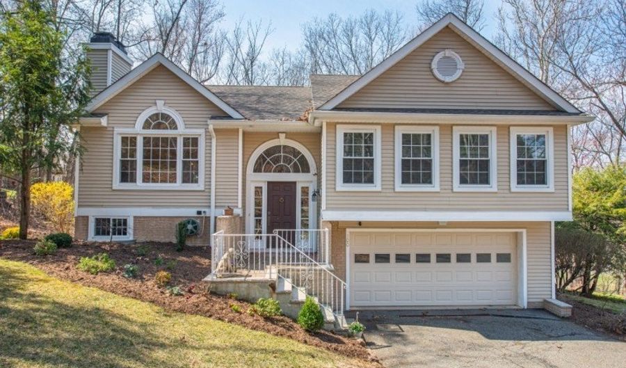 100 Canada Goose Dr, Allamuchy Twp., NJ 07840 - 3 Beds, 3 Bath