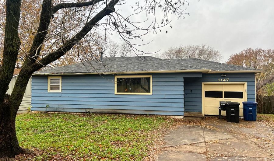 1147 Helen St, Augusta, KS 67010 - 3 Beds, 2 Bath