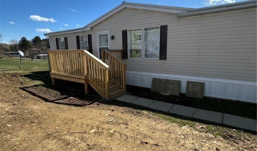 307 Sherwood Dr, Allegheny Twp., PA 15068 - 3 Beds, 2 Bath