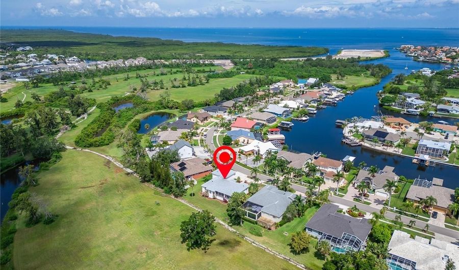 924 BUNKER VIEW Dr, Apollo Beach, FL 33572 - 4 Beds, 3 Bath