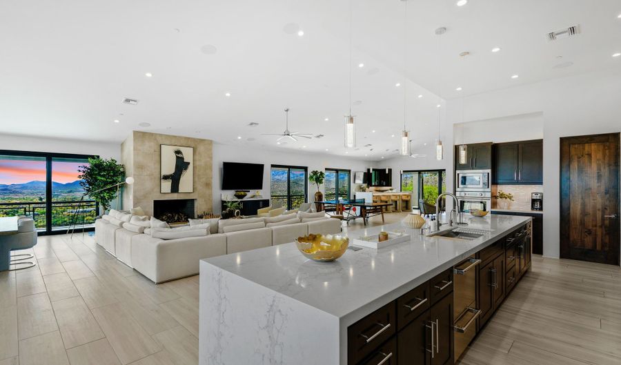 7450 E CONTINENTAL MOUNTAIN ESTATES Dr 6, Cave Creek, AZ 85331 - 4 Beds, 5 Bath