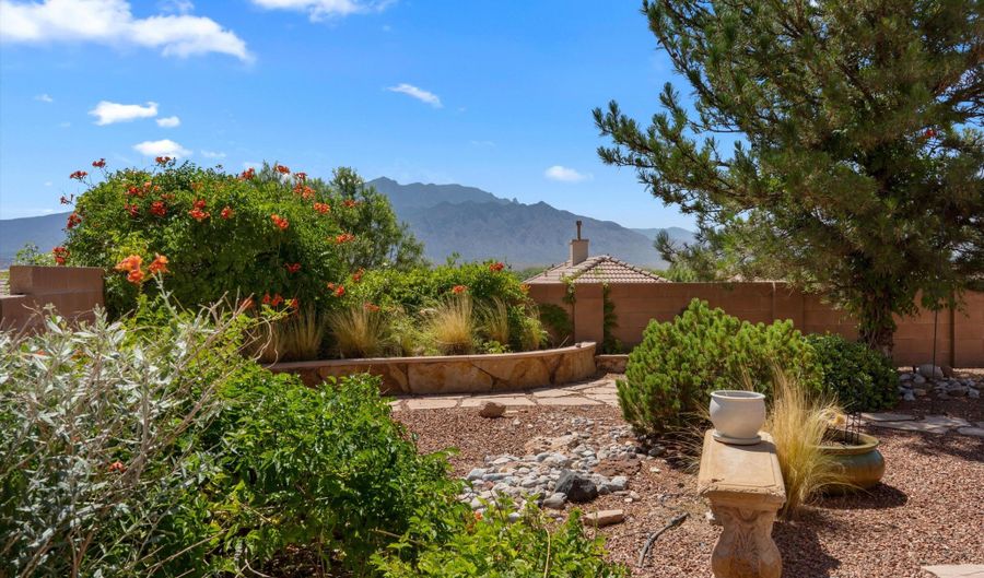 824 VISTA PATRON Dr, Bernalillo, NM 87004 - 3 Beds, 3 Bath