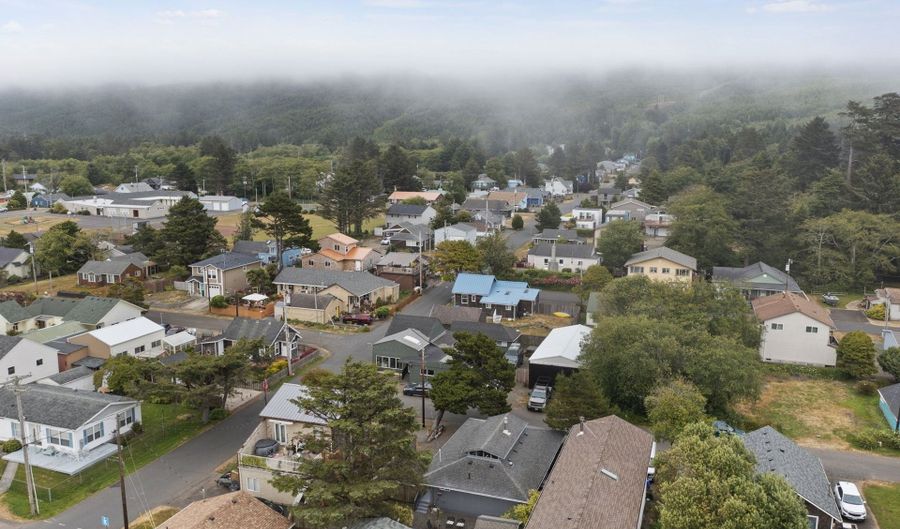 111 S DOLPHIN St, Rockaway Beach, OR 97136 - 2 Beds, 1 Bath