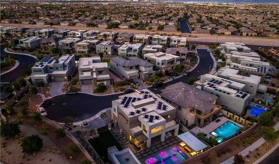 10337 Green Ember Dr, Las Vegas, NV 89135 - 5 Beds, 5 Bath