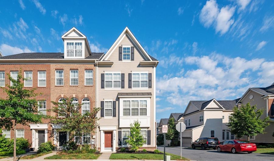 12616 RUSTIC ROCK Ln, Beltsville, MD 20705 - 3 Beds, 4 Bath