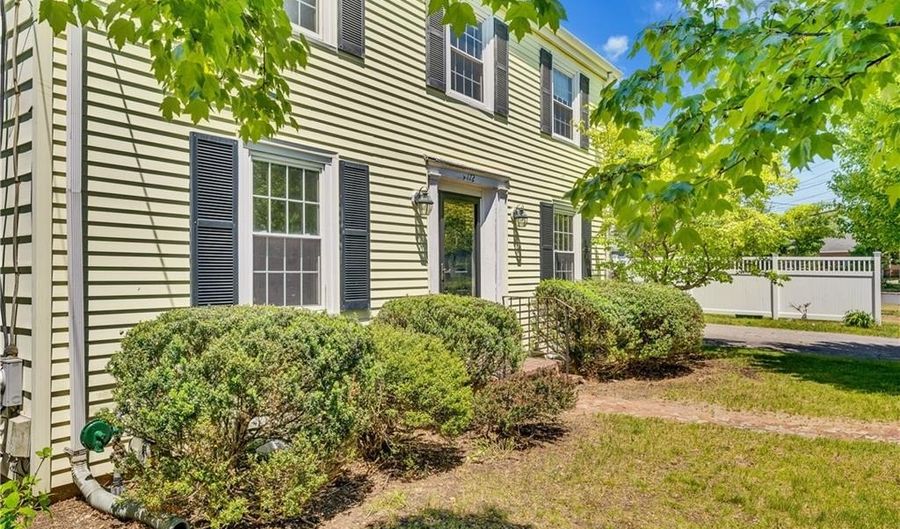 172 Hoyt Ave, East Providence, RI 02916 - 3 Beds, 2 Bath