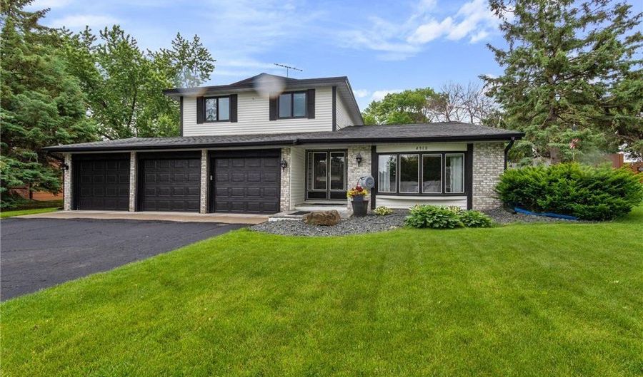 4910 Upper 148th Ct, Apple Valley, MN 55124 - 3 Beds, 3 Bath