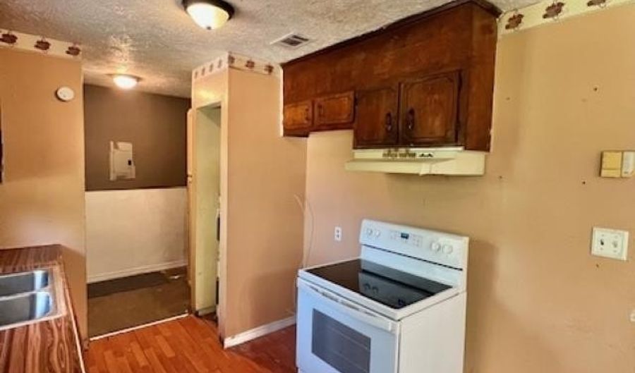 208 Lee St, Atmore, AL 36502 - 3 Beds, 2 Bath