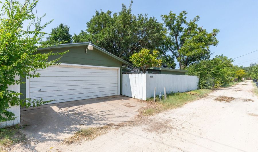 2934 S 28th St, Abilene, TX 79605 - 3 Beds, 2 Bath