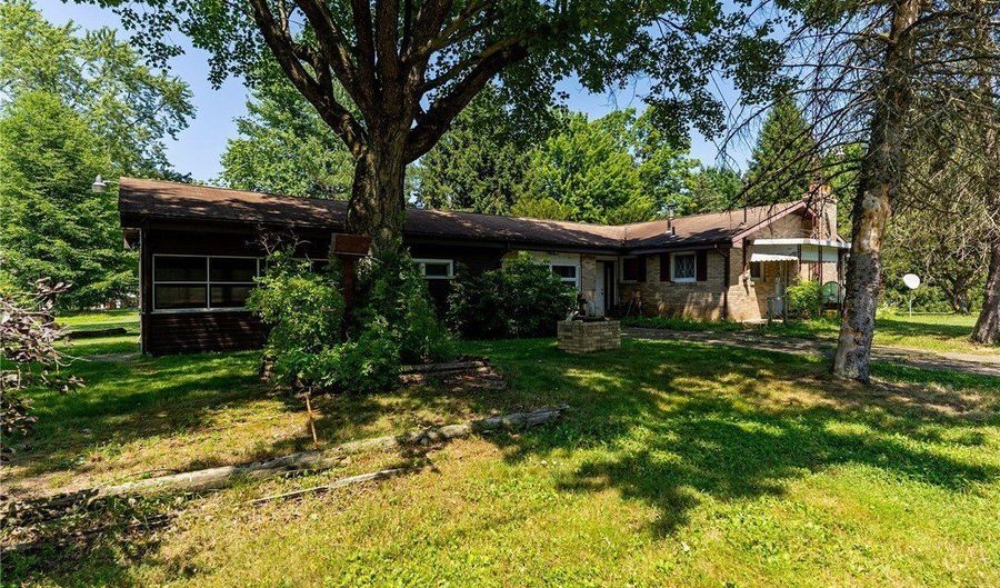 6677 Morningview Dr, Andover, OH 44003 - 2 Beds, 2 Bath