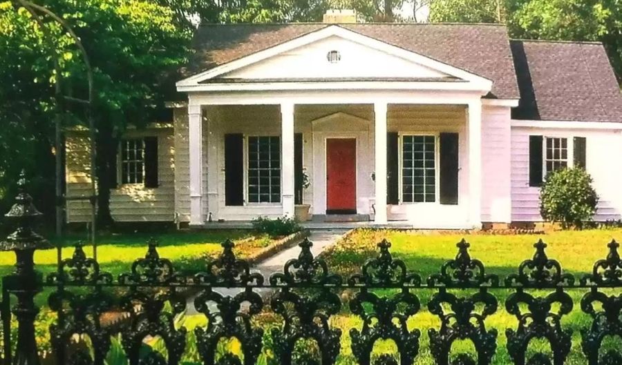 524 W Church St, Bishopville, SC 29010 - 2 Beds, 1 Bath