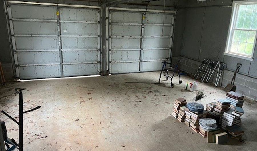 433 Bennett Rentz Rd, Bainbridge, GA 39817 - 4 Beds, 2 Bath