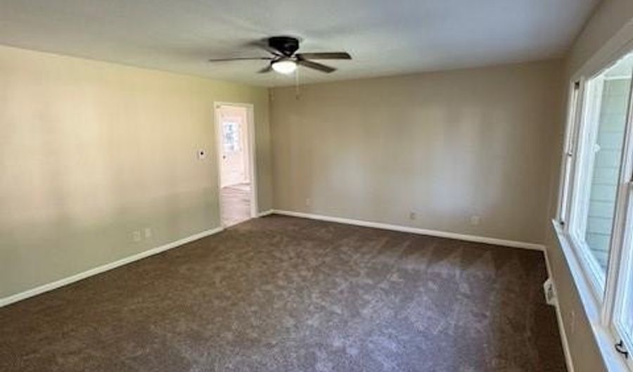 111 S High St, Arma, KS 66712 - 2 Beds, 2 Bath