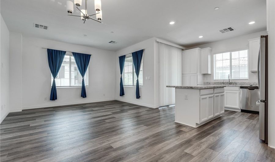 20 Barbara Ln 13, Las Vegas, NV 89183 - 2 Beds, 2 Bath
