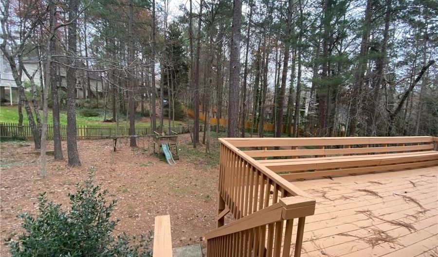 612 Braidwood Dr NW, Acworth, GA 30101 - 4 Beds, 4 Bath