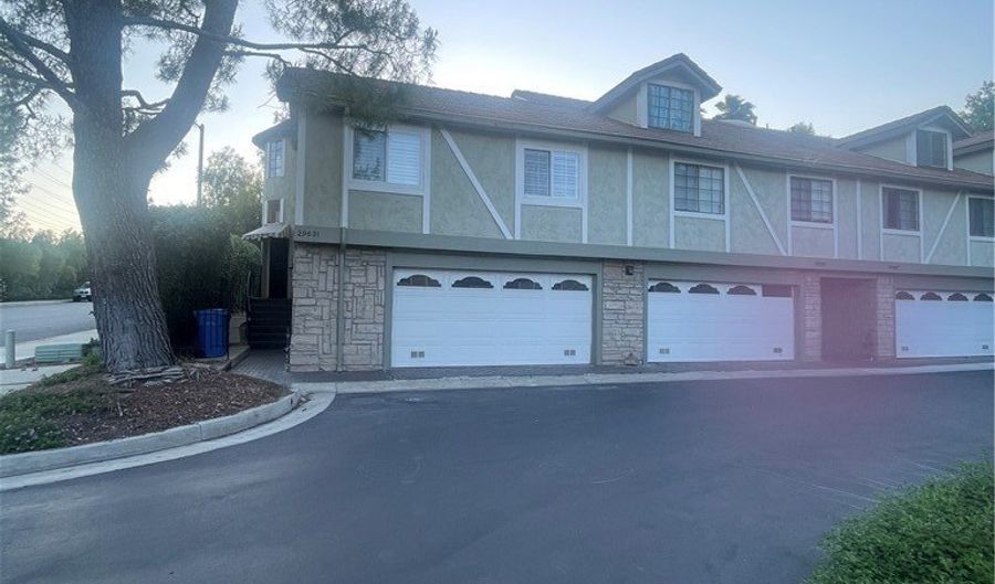 29631 Canwood St, Agoura Hills, CA 91301 - 2 Beds, 3 Bath