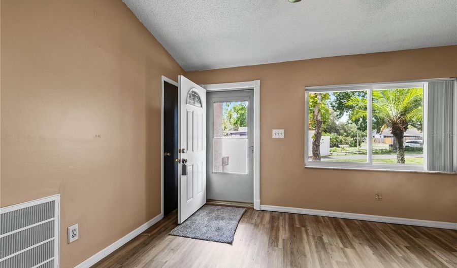 461 KEE St, Apopka, FL 32712 - 3 Beds, 2 Bath