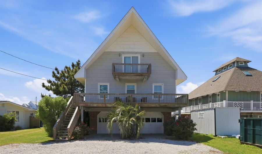 147 Bayview Blvd, Atlantic Beach, NC 28512 - 4 Beds, 3 Bath