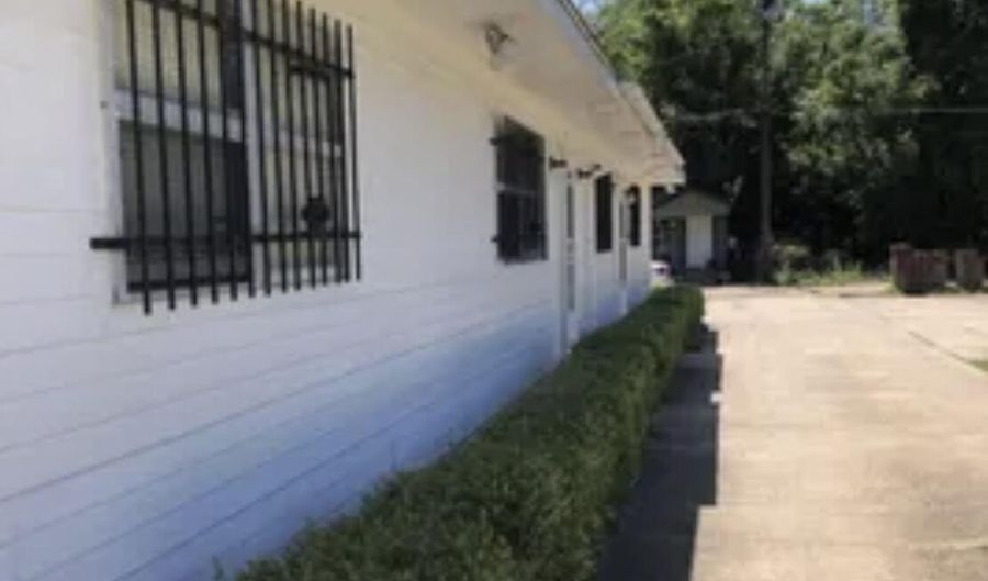 715 Central St, Belzoni, MS 39038 - 5 Beds, 3 Bath