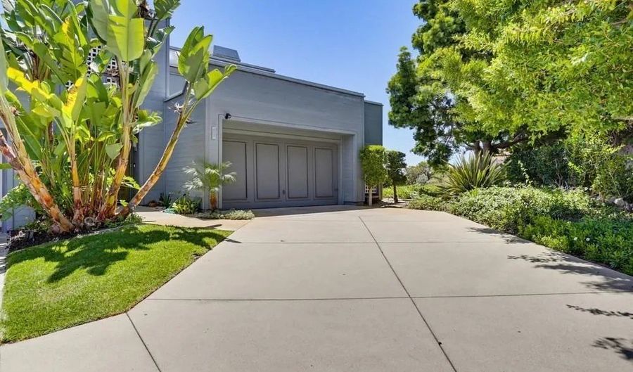 803 Spindrift Dr, Del Mar, CA 92014 - 2 Beds, 3 Bath