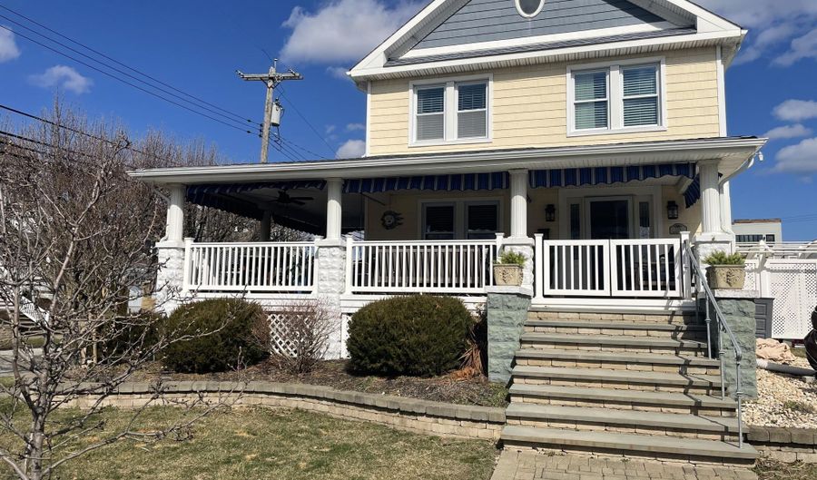 114 7th Ave, Belmar, NJ 07719 - 5 Beds, 3 Bath