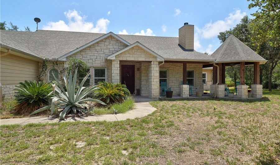 1320 W Highland Ave, Aransas Pass, TX 78336 - 4 Beds, 3 Bath