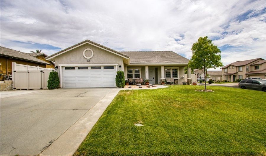 35579 Country Creek Dr, Yucaipa, CA 92399 - 4 Beds, 2 Bath