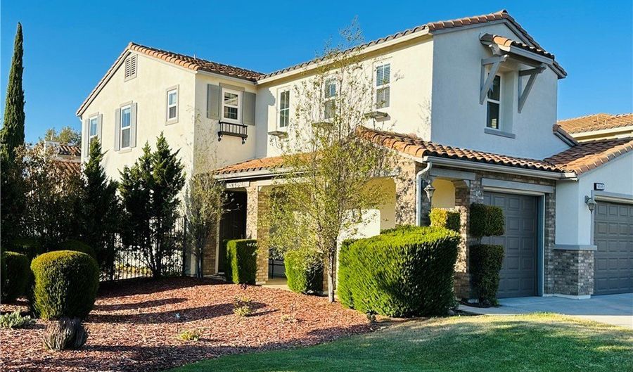 5051 Calle Arquero, Oceanside, CA 92057 - 4 Beds, 5 Bath