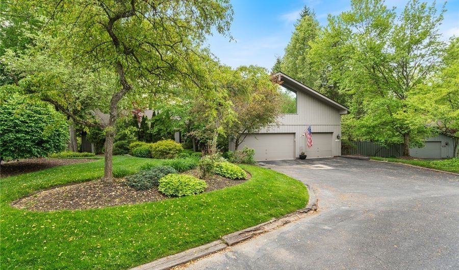 540 Bent Creek Oval, Aurora, OH 44202 - 4 Beds, 5 Bath