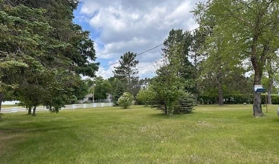 21 Glen Cir, Babbitt, MN 55706 - 3 Beds, 1 Bath