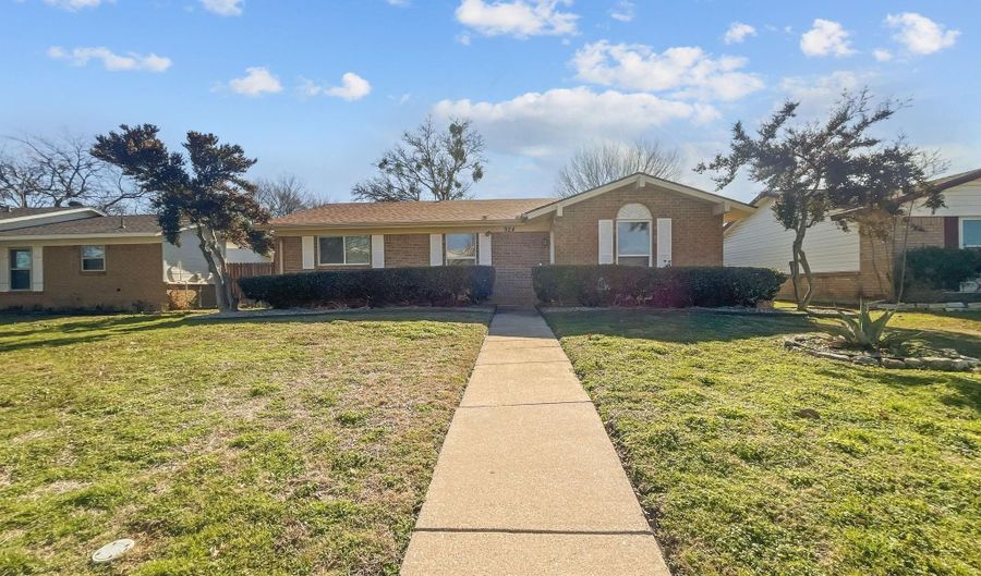 924 Meadow Mead Dr, Allen, TX 75002 - 3 Beds, 2 Bath